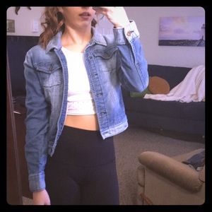 Small And Stretchy Denim Jacket